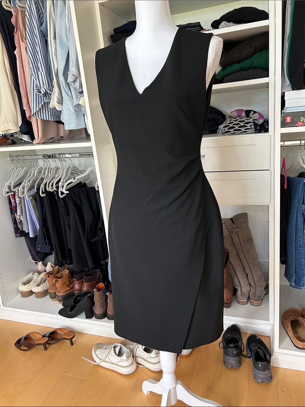 Diane Von Furstenberg Black V-Neck Midi Dress
